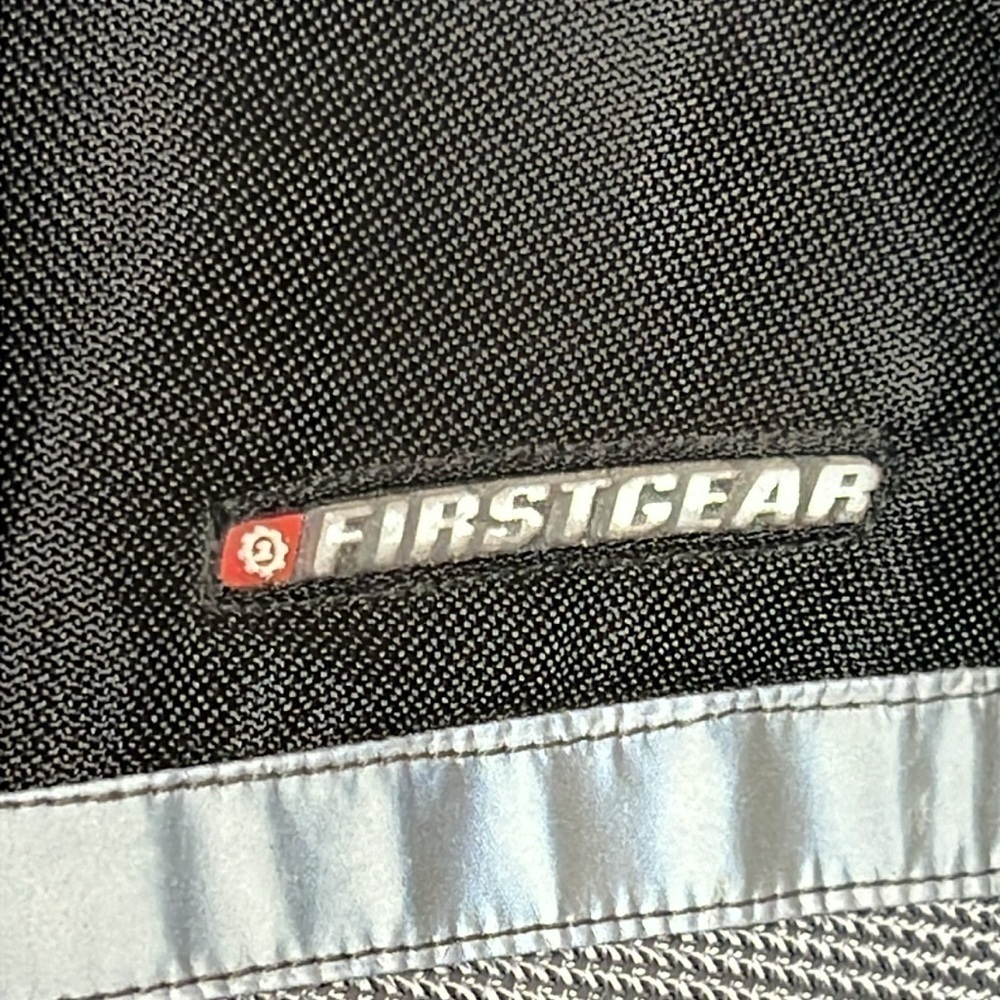 FIRSTGEAR XL BLACK and GRAY MOTORCYCLE RIDING JACKET - Picture 3 of 12